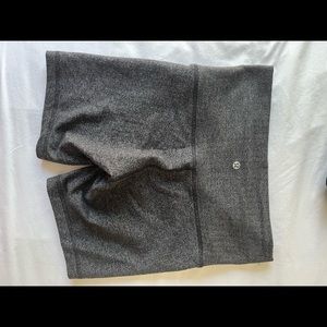 Lululemon 7” wonder under herringbone biker shorts size 6